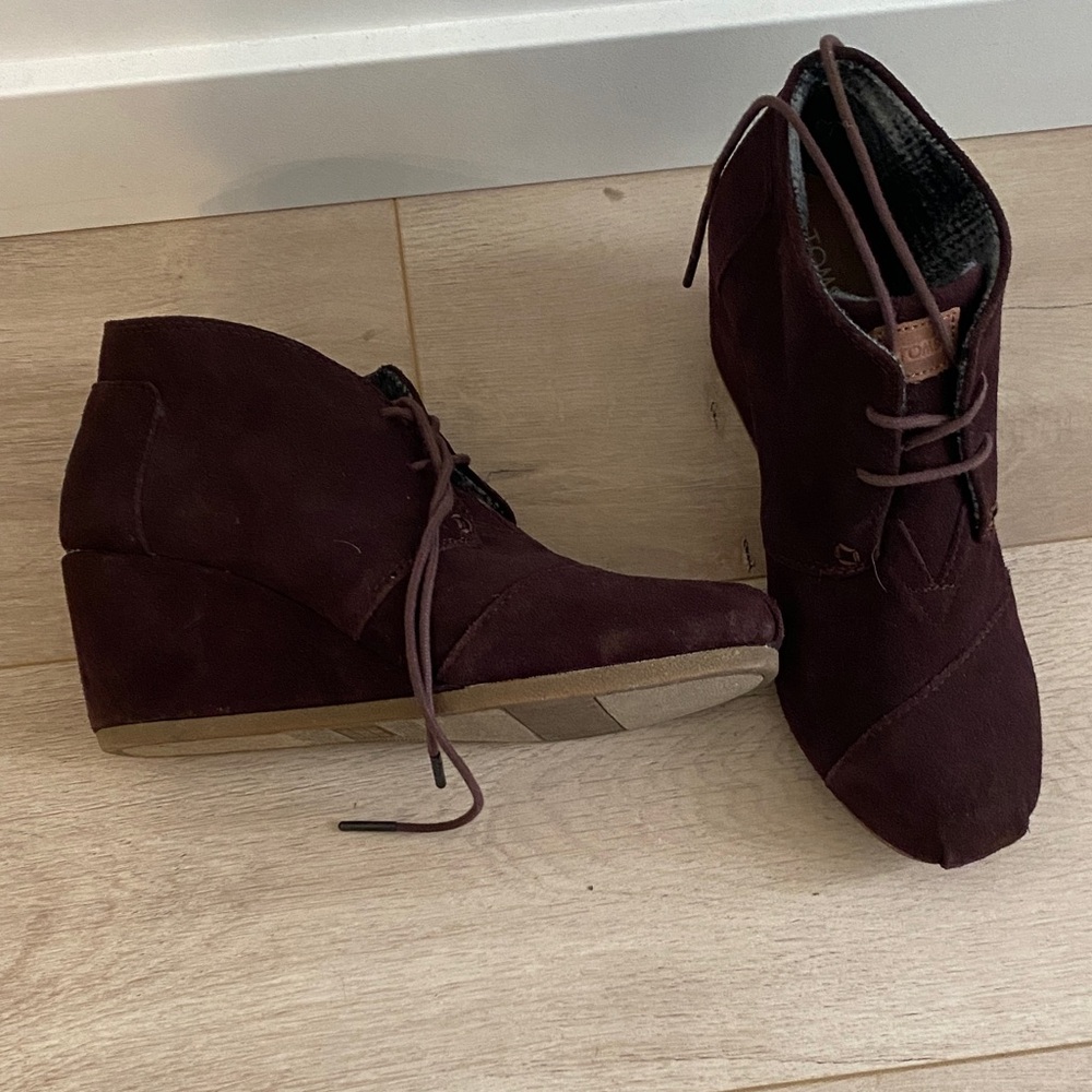 Toms Dark Burgundy Wedge Ankle Boots